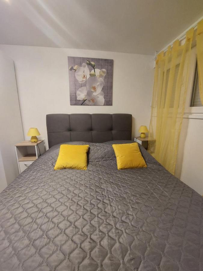 Beetlejuice Apartments シベニク エクステリア 写真